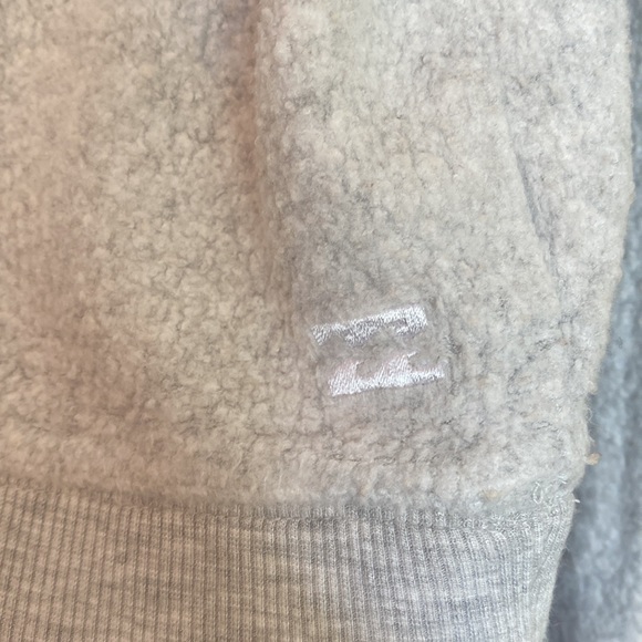 Like new Billabong sweatshirt. Worn once. - Picture 3 of 3